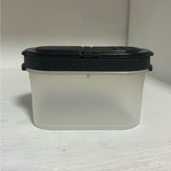 3/$10 TUPPERWARE Spice Container - Picture 3 of 4